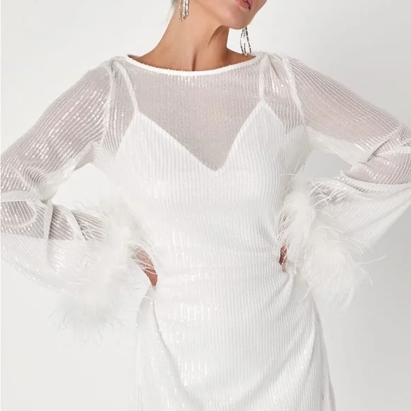 Lulu's White Feather Sleeve Wedding Dress - Picture 4 of 6